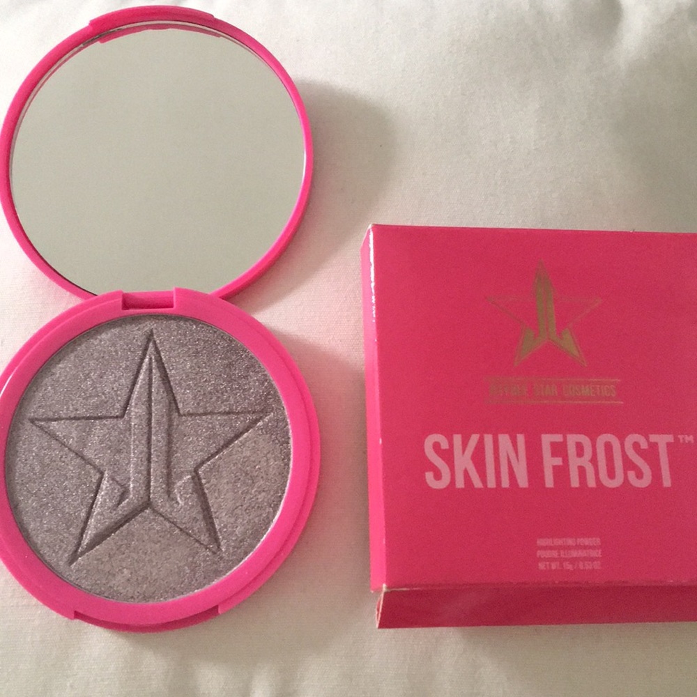 Jeffree star- lavander snow skin frost